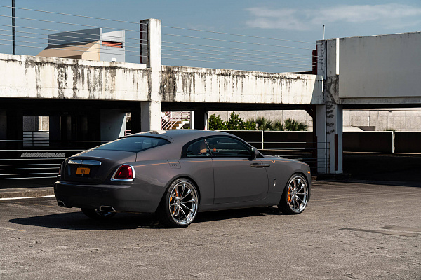 Фото дисков HRE S204H Полированный лак на Rolls-Royce Wraith