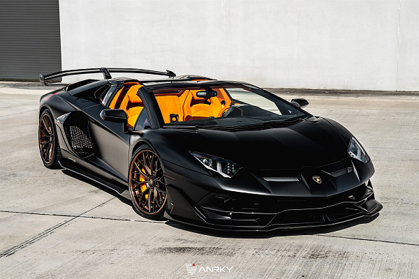 Фото дисков Anrky AN30 Глянцевая бронза на Lamborghini Aventador