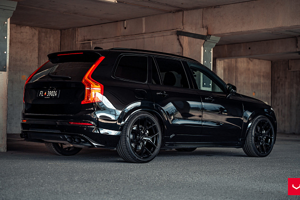Фото дисков Vossen HF-5 Черный глянец на Volvo XC90 II