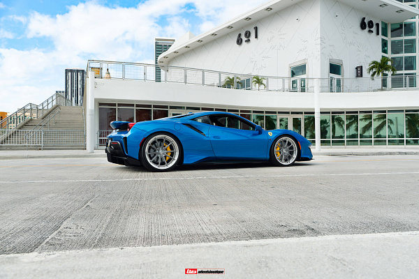 Фото дисков HRE S104SC Сатиновый тонированный лак на Ferrari 488