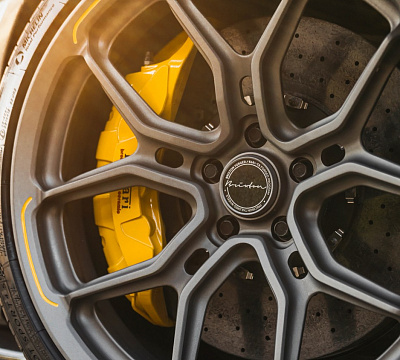 Фото дисков Brixton Forged CM5-RS на Ferrari SF90