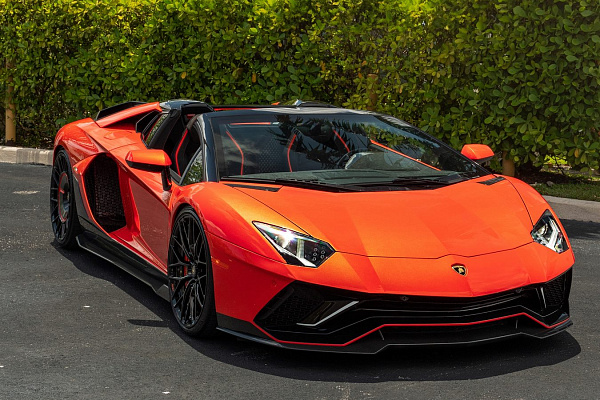 Фото дисков Anrky AN20 Черный глянец на Lamborghini Aventador