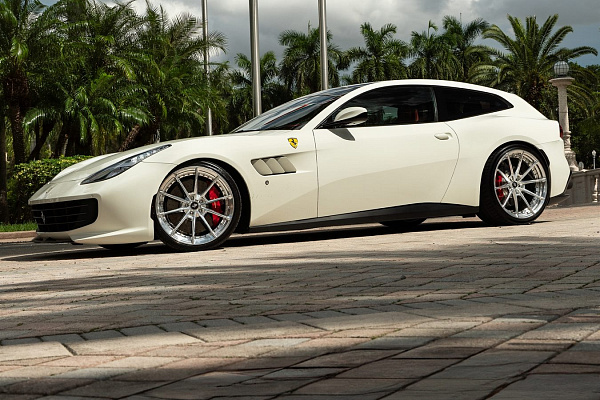 Фото дисков Anrky AN28 Полированный лак на Ferrari GTC4Lusso