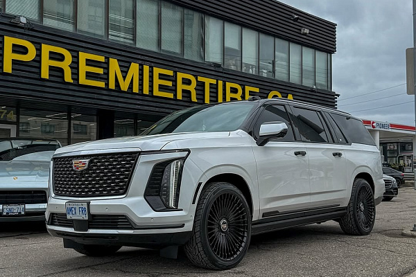 Фото дисков Giovanna Tulum Черный глянец на Cadillac Escalade V