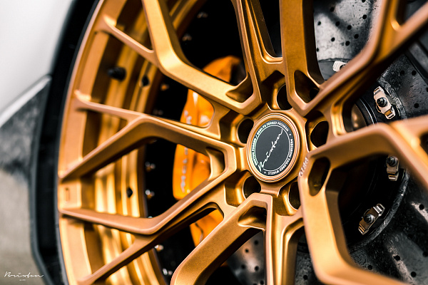 Фото дисков Brixton Forged PF10 Сатиновая медь на McLaren 720S