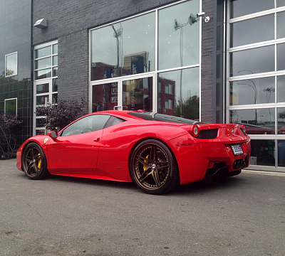 Фото дисков HRE S107 на Ferrari 458