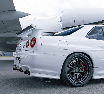 Фото дисков Strasse Wheels R10 Competition на Nissan GT-R