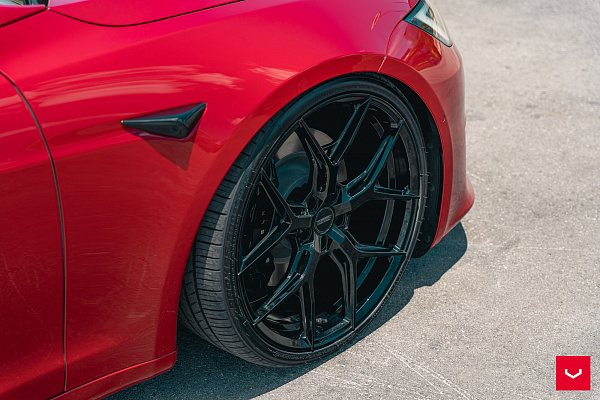 Фото дисков Vossen HF-5 Черный глянец на Tesla Model S