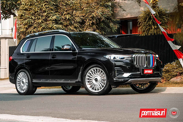 Фото дисков Vossen S17-15T Глянцевый лак на BMW X7 (G07)