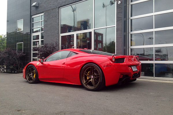 Фото дисков HRE S107 Сатиновая бронза на Ferrari 458