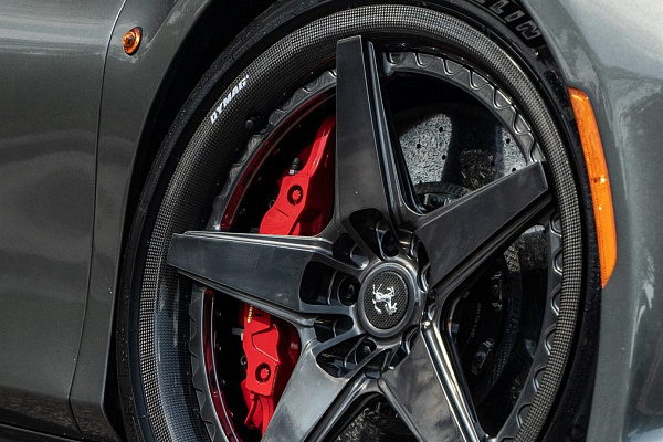 Фото дисков Anrky RS5.3 Глянцевый темный лак на Ferrari 812