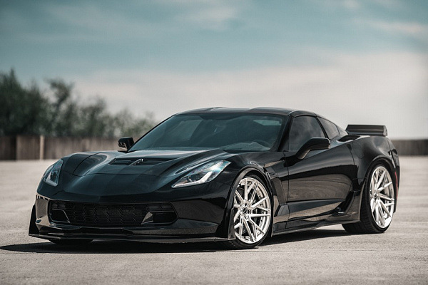 Фото дисков Brixton Forged PF8 Глянцевый лак на Chevrolet Corvette C7