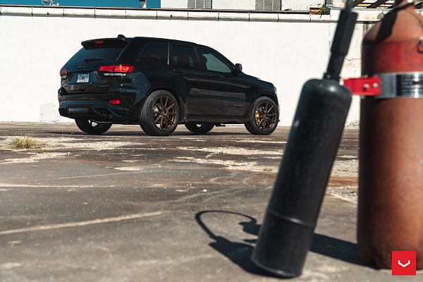 Фото дисков Vossen HF-3 Сатиновая бронза на Jeep Grand Cherokee IV