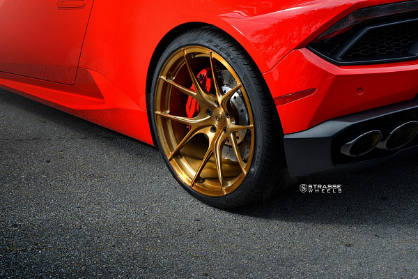 Фото дисков Strasse Wheels SM5R Deep Concave Monoblock Сатиновая медь на Lamborghini Huracan