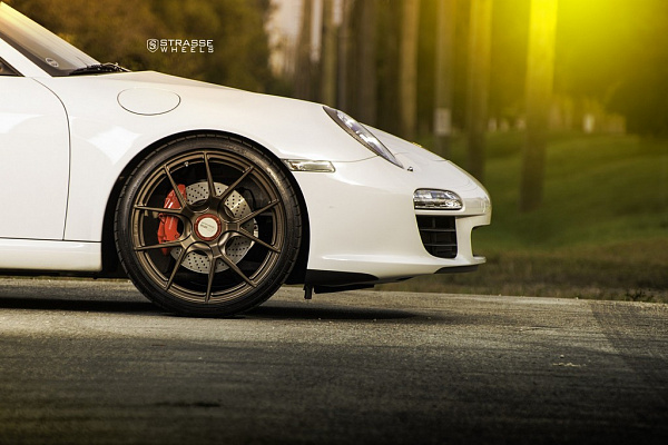 Фото дисков Strasse Wheels SM5R Deep Concave Monoblock Сатиновая темная бронза на Porsche 911 VI