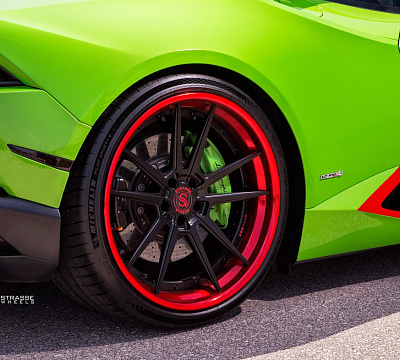 Фото дисков Strasse Wheels SV1 Deep Concave FS на Lamborghini Huracan