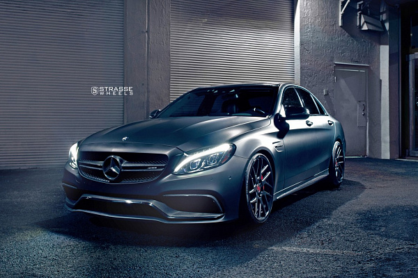 Фото дисков Strasse Wheels SM7T Deep Concave Черный сатин на Mercedes-Benz C-Class (W205)
