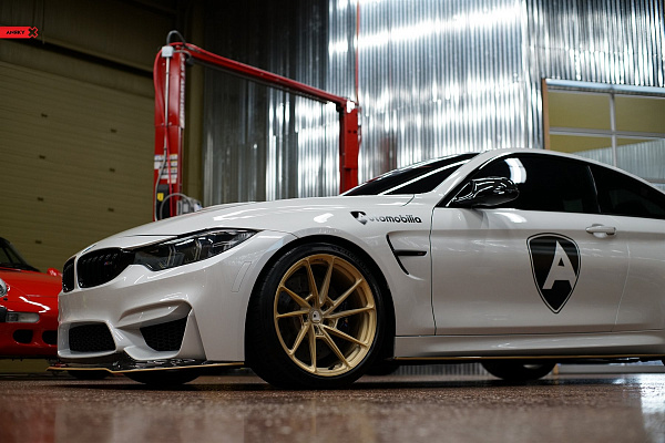 Фото дисков Anrky AN13 Глянцевая шампань на BMW 4/M4 (F32/F82)