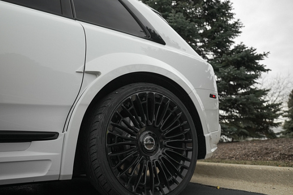 Фото дисков Brixton Forged LX01 Черный глянец на Rolls-Royce Cullinan
