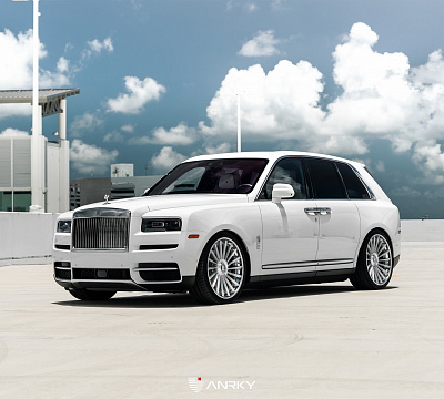 Фото дисков Anrky RF-382 на Rolls-Royce Cullinan