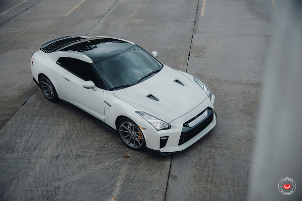 Фото дисков Vossen M-X2 Глянцевый темный лак на Nissan GT-R