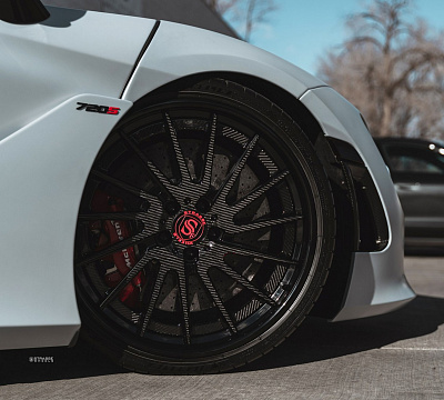 Фото дисков Strasse Wheels SV15T Deep Concave FS на McLaren 720S