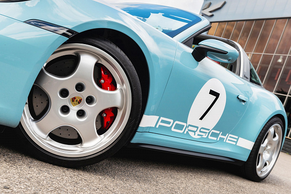 Фото дисков Kahn Cup 1 Remastered 3-Piece Серебро на Porsche 911 VIII