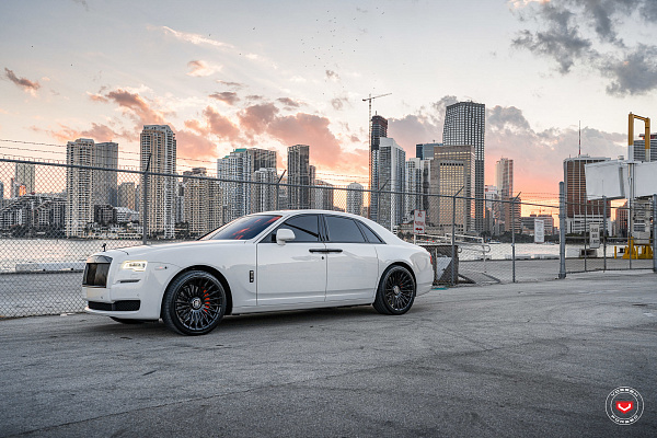 Фото дисков Vossen S17-15T Черный глянец на Rolls-Royce Ghost I