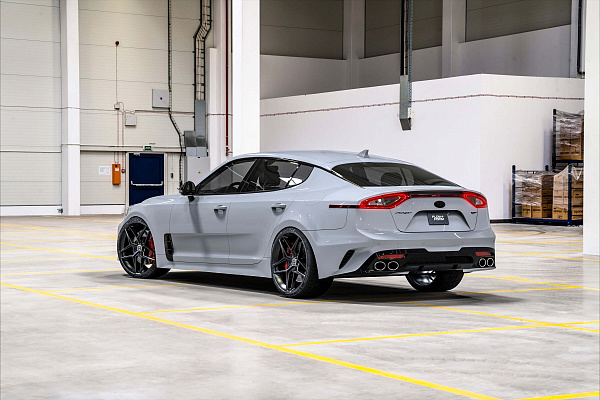 Фото дисков HRE FF11 Черный сатин на Kia Stinger