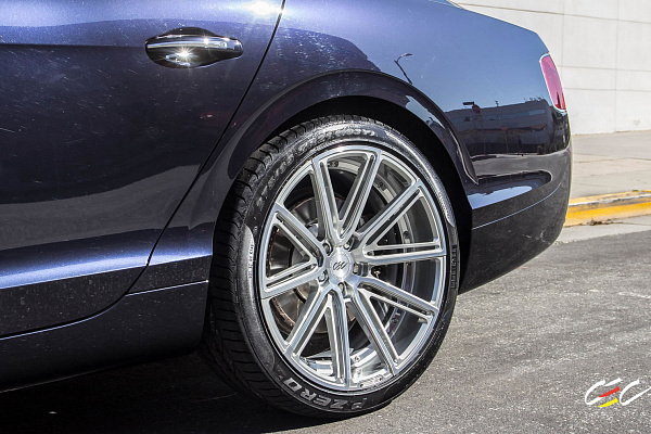 Фото дисков CEC C25 Глянцевый лак на Bentley Flying Spur II