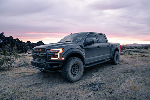 Фото дисков Black Rhino CHAMBER Черный сатин на Ford F-150 XIII