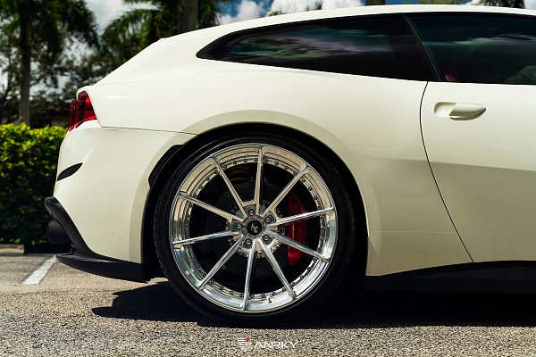 Фото дисков Anrky AN28 Полированный лак на Ferrari GTC4Lusso