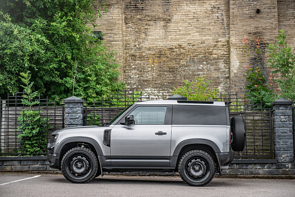 Land Rover Defender II