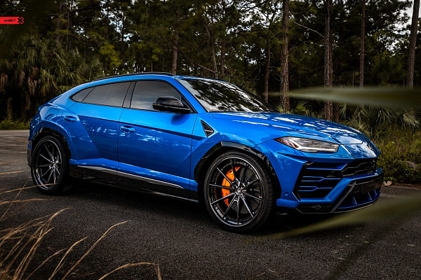 Фото дисков Anrky AN38 Глянцевый темный лак на Lamborghini Urus