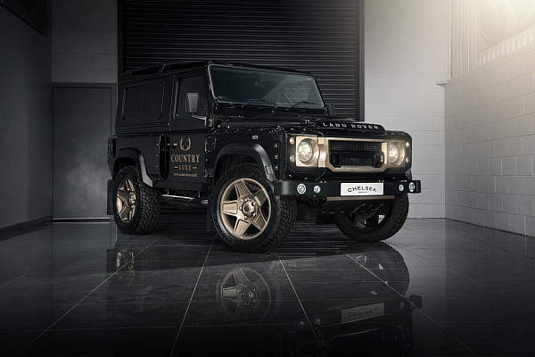 Фото дисков Kahn Mondial Retro  на Land Rover Defender I