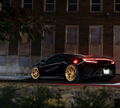 Фото дисков Rotiform HUR на Acura NSX II