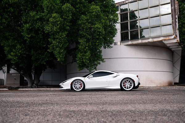 Фото дисков HRE S101SC Глянцевый лак на Ferrari F8