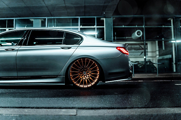 Фото дисков Brixton Forged HS1 Сатиновая медь на BMW 7 (G11/G12)