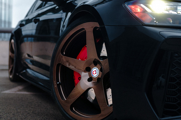 Фото дисков HRE 305M Глянцевая бронза на Audi A/RS 6 (C8)