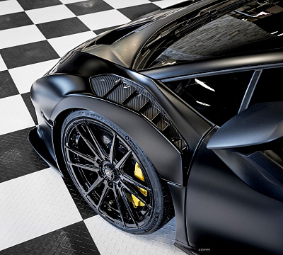 Фото дисков Strasse Wheels SV12 Deep Concave Duoblock на Lamborghini Huracan