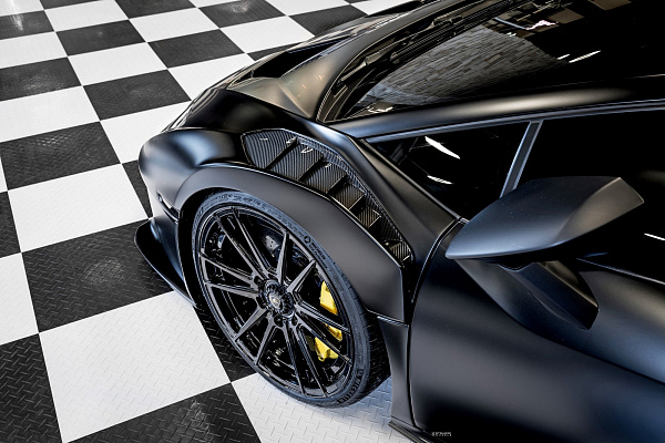 Фото дисков Strasse Wheels SV12 Deep Concave Duoblock Черный глянец на Lamborghini Huracan
