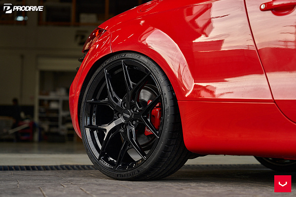 Фото дисков Vossen HF-5 Черный глянец на Audi TT (8J)