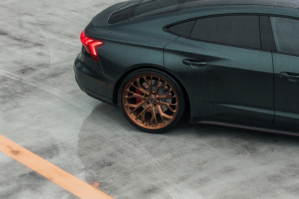 Фото дисков Brixton Forged PF10-RS Сатиновая темная медь на Audi E-tron GT