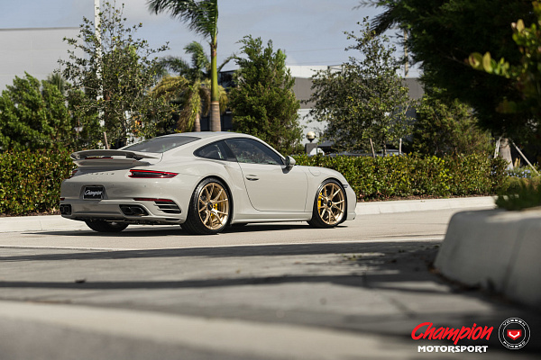 Фото дисков Vossen RS74 Глянцевое золото на Porsche 911 VII