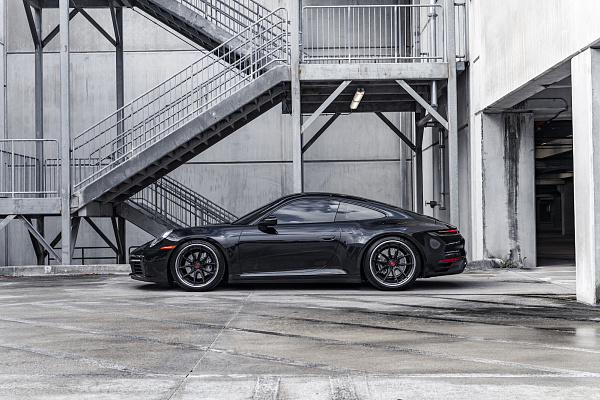 Фото дисков Strasse Wheels SV5 Deep Concave FS Черный сатин на Porsche 911 VIII