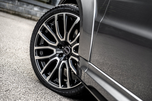Фото дисков Kahn Pace Car  на Range Rover Sport II