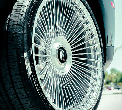 Фото дисков Vossen S17-16 на Rolls-Royce Cullinan