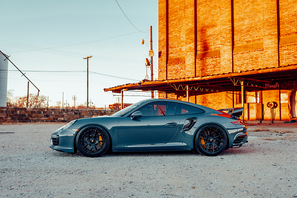 Фото дисков Strasse Wheels SM5RT Deep Concave Duoblock Черный сатин на Porsche 911 VII