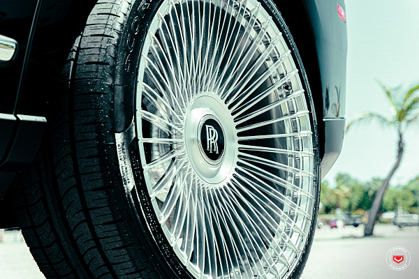 Фото дисков Vossen S17-16 Глянцевый лак на Rolls-Royce Cullinan