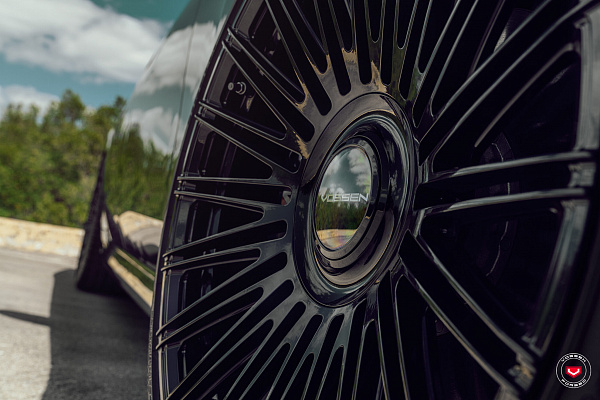 Фото дисков Vossen S17-14 Черный глянец на BMW 7 (G70)